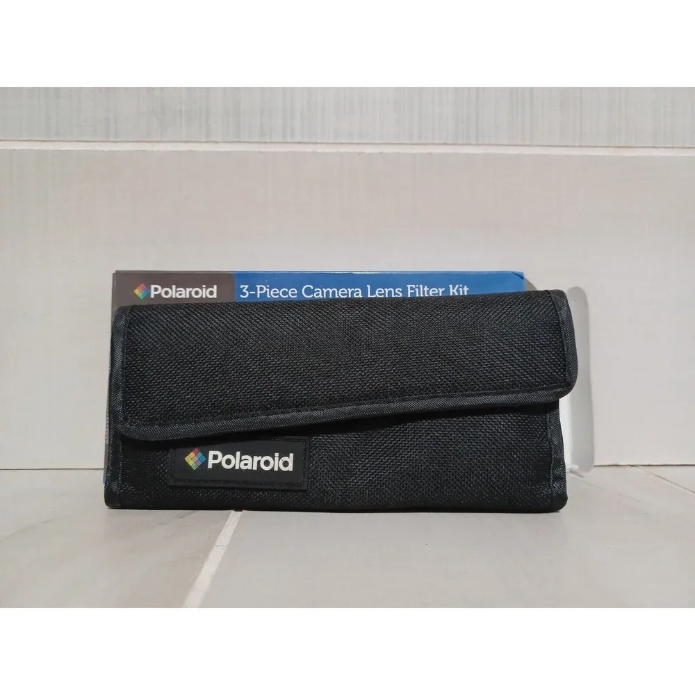 Polaroid 2-piece Camera Lens Filter Kit. Missing the CPL filter.
